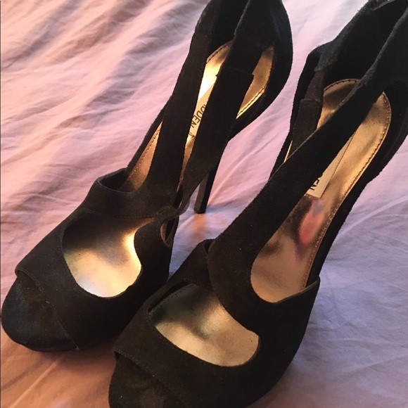 EUC Steve Madden sz 9 black suede heels, zip back - Picture 2 of 7